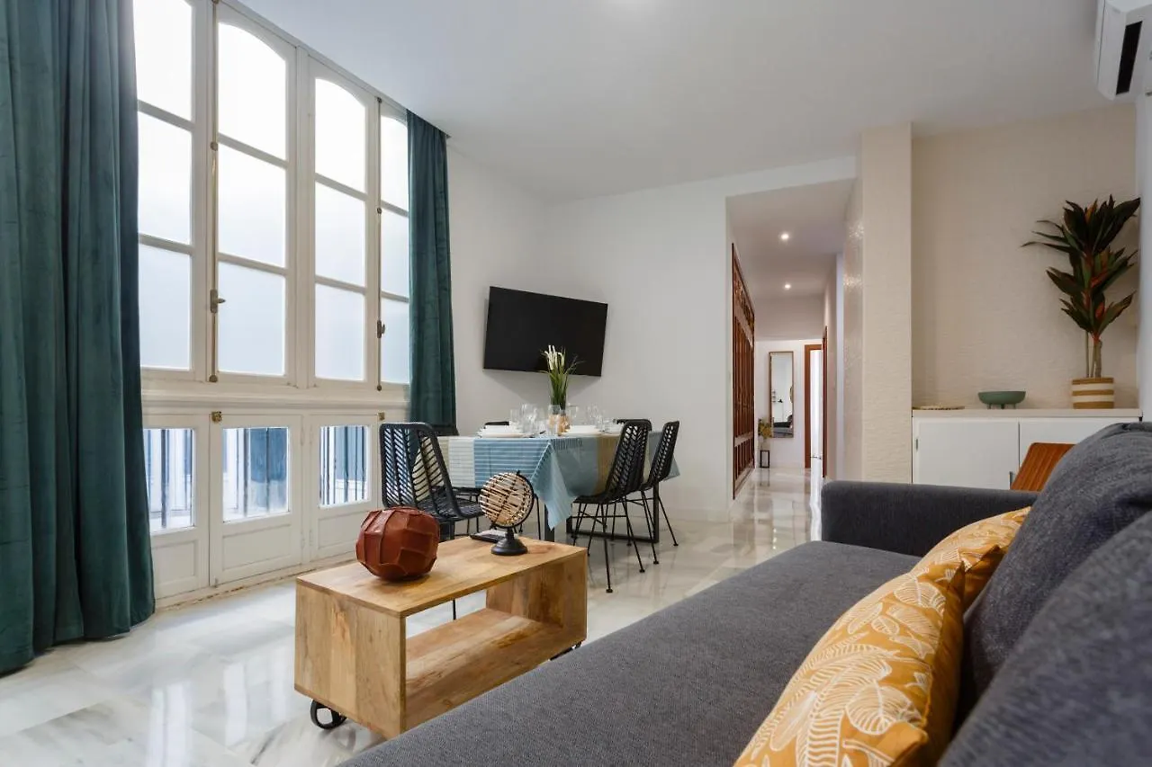 Serenissima Apartment By Cadiz4Rentals 0*,